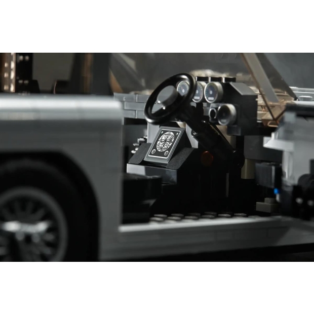 LEGO Creator Expert - James Bond Aston Martin DB5-8352132