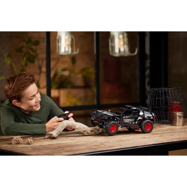 LEGO Technic 42160 Audi RS Q e-tron-8353558